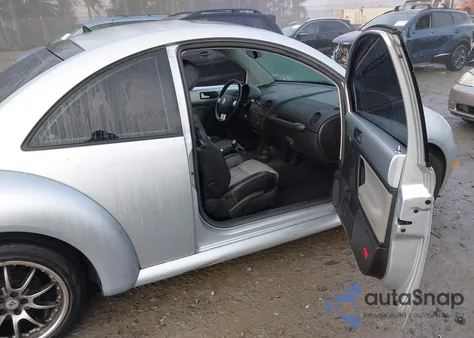 2003 Volkswagen New Beetle Turbo S from USA, damaged, VIN 3VWFE21C53M412140